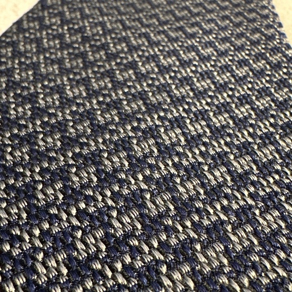 Brooks Brothers Made in USA Tie Navy Blue Gray Weave 100% Italian Silk - Picture 6 of 6